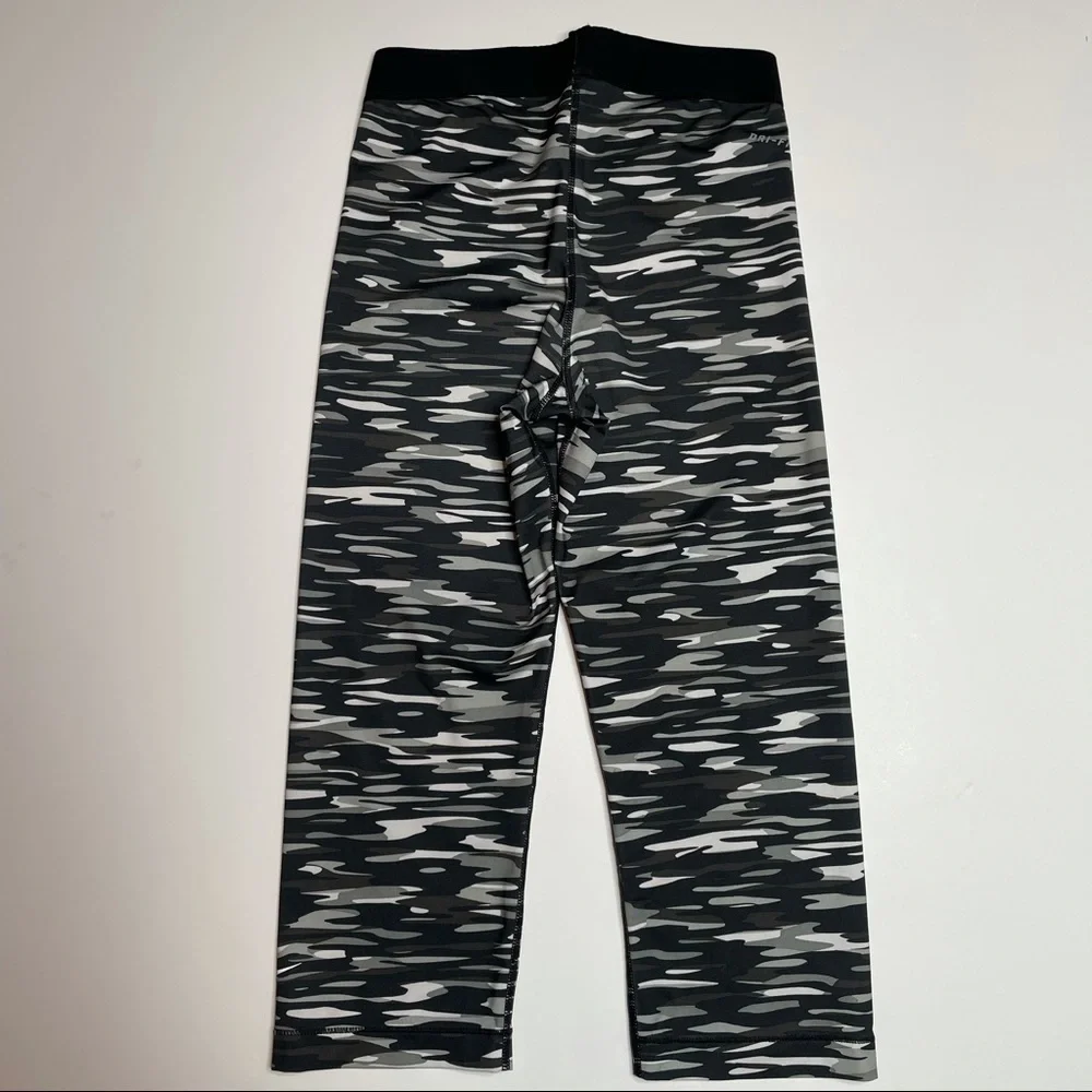 Nike Pro‎ Camo Print Cropped Leggings Small